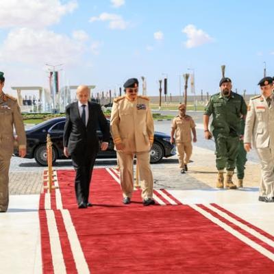 المشير  أركان حرب خليفة حفتر وعقيلة صالح يشهدان انطلاق العرض العسكري بمناسبة الذكرى الحادية عشرة لثورة الكرامة